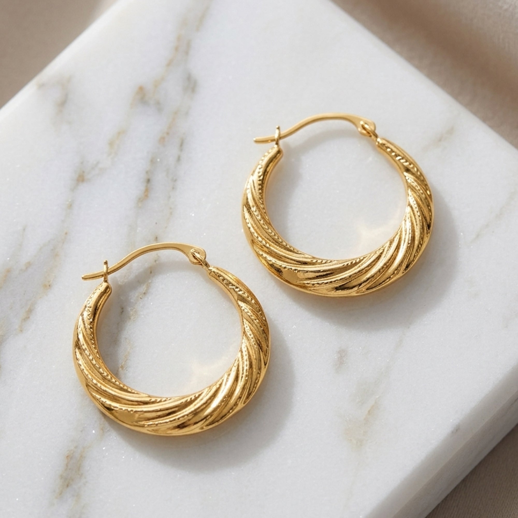 10k Yellow Gold Swirl Textured Graduated Round Hoop Earrings, Diameter 20mm