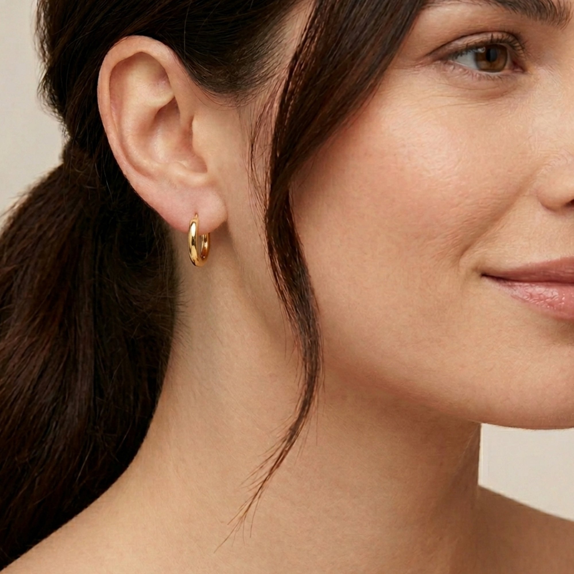 14K Yellow Gold Oval Shape Hoop Earrings, Diameter 20mm