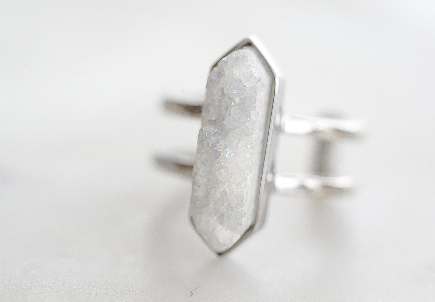 Armring Collection - Silver Parvus Quartz Ring fina designersmycken för män och kvinnor