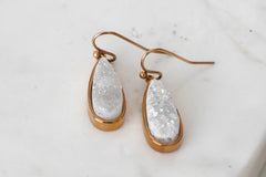 Collection Druzy - Boucles d'oreilles pendantes en or rose à quartz, bijoux de créateur raffinés pour hommes et femmes