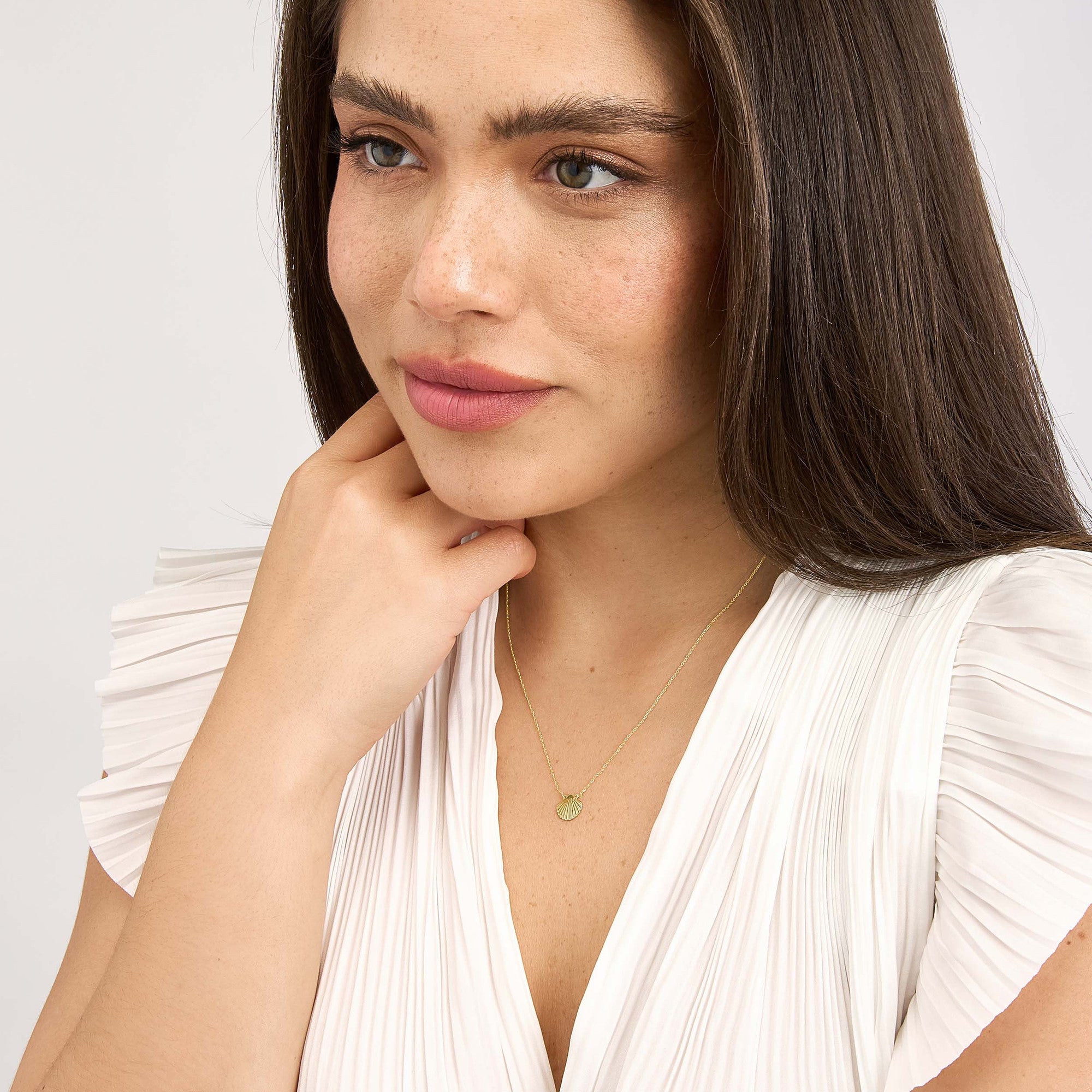 14k Yellow Gold Seashell Pendant Adjustable Necklace, 16"to 18"