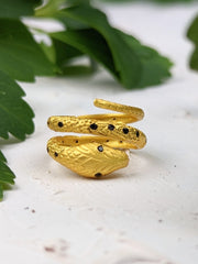 Bague Basil le Cobra, bijoux de créateurs raffinés pour hommes et femmes
