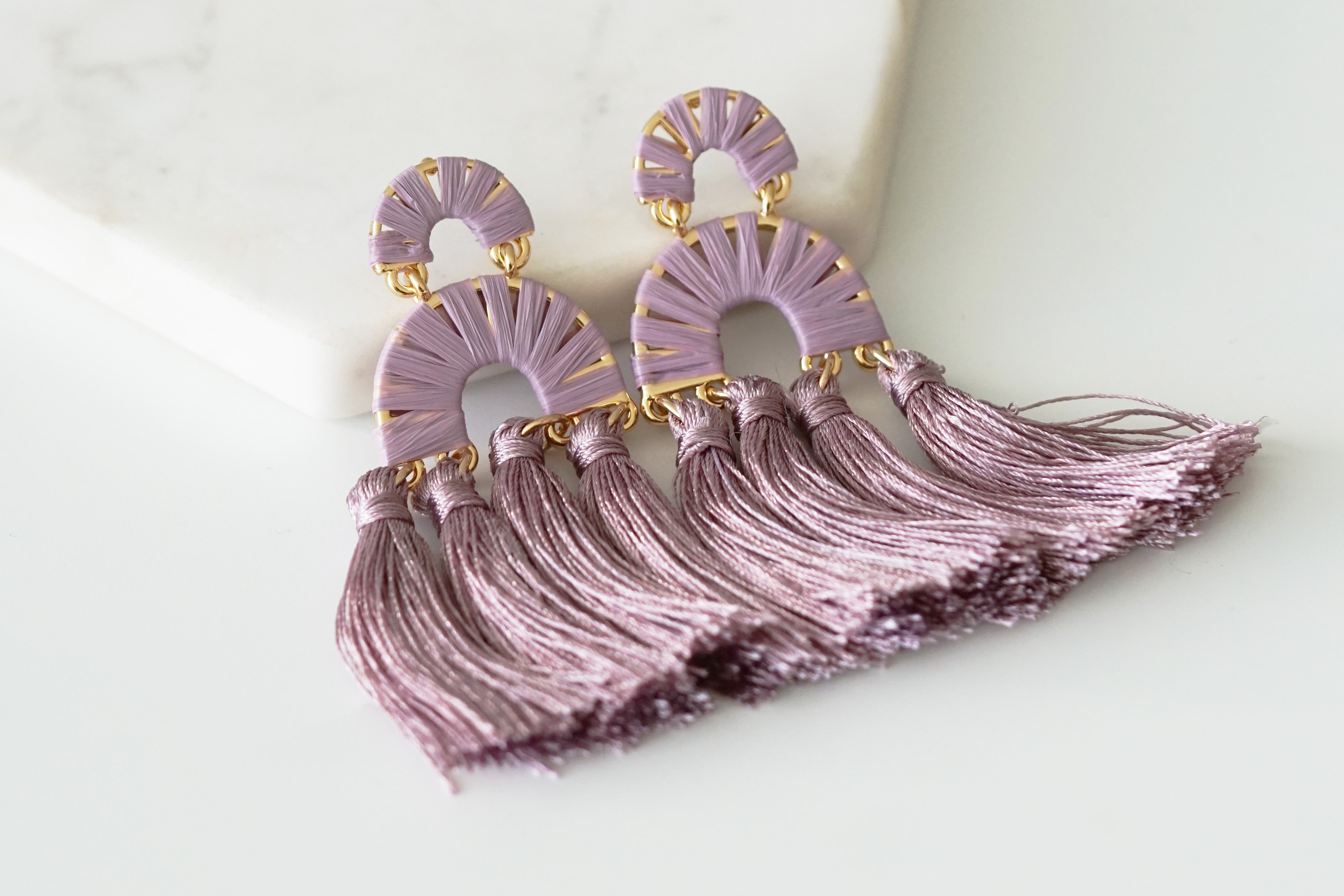 Collection Pavlova - Boucles d'oreilles Lilas, bijoux de créateur raffinés pour hommes et femmes