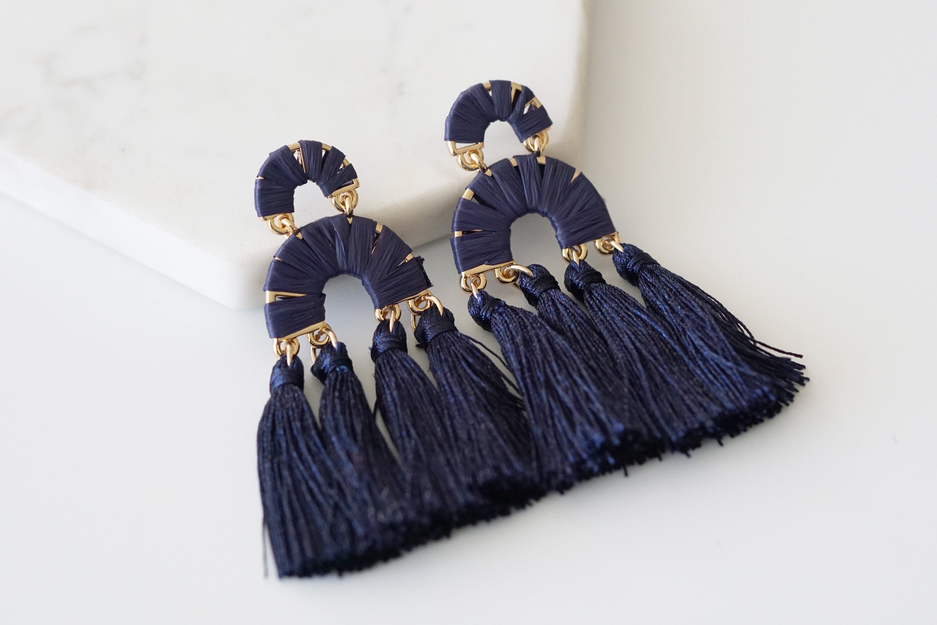Pavlova Collection - Marinblå örhängen fina designersmycken för män och kvinnor