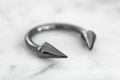 Spike Collection - Black Ring fina designersmycken för män och kvinnor