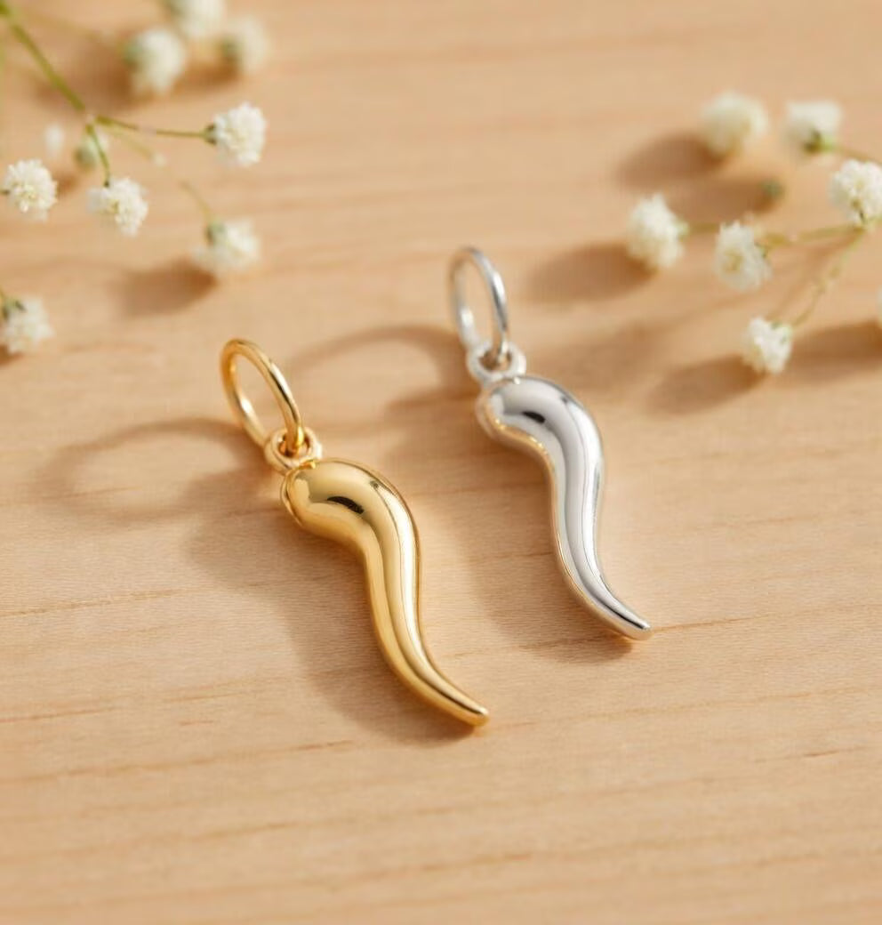 14k Yellow Gold Italian Horn Charm Pendant, 15mm
