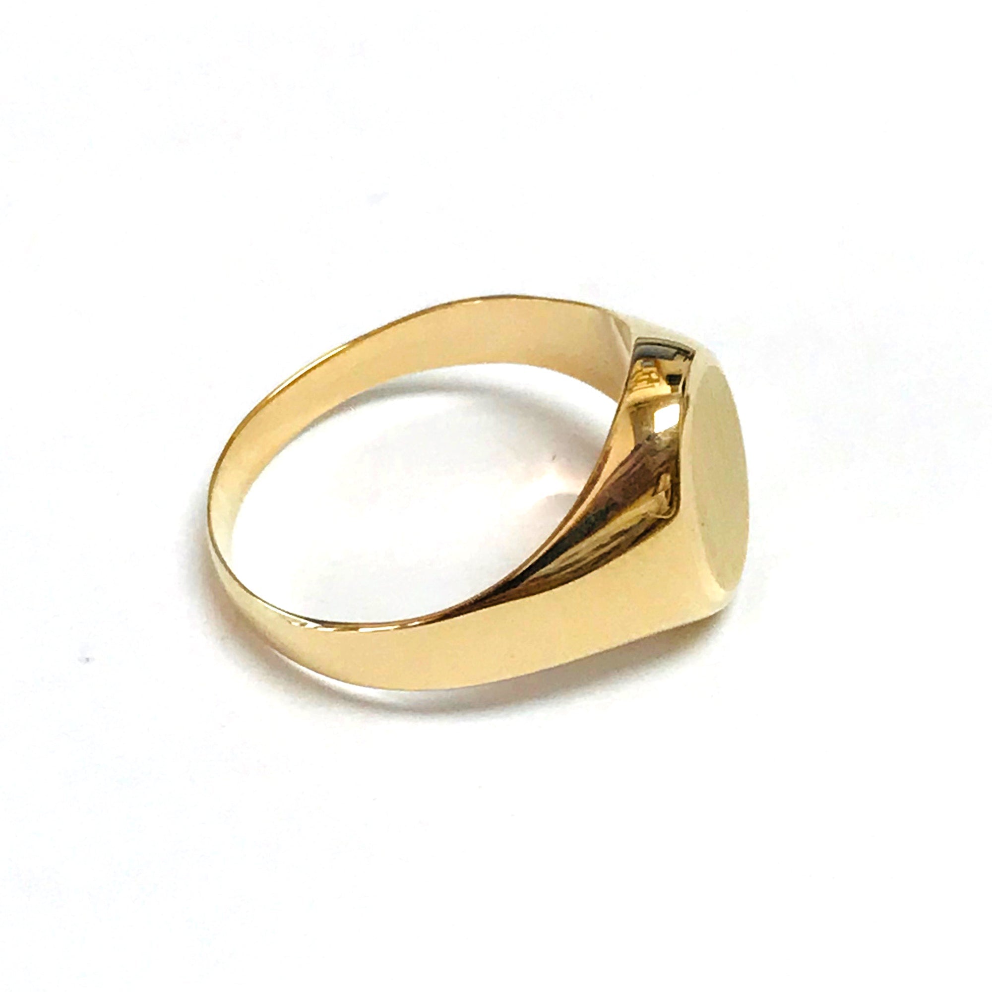 14k Yellow Gold Oval Disc Signet Womens Ring, 7 - JewelryAffairs