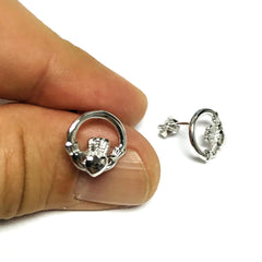 Pendientes redondos de plata de ley Claddagh, joyería fina de diseño para hombres y mujeres.