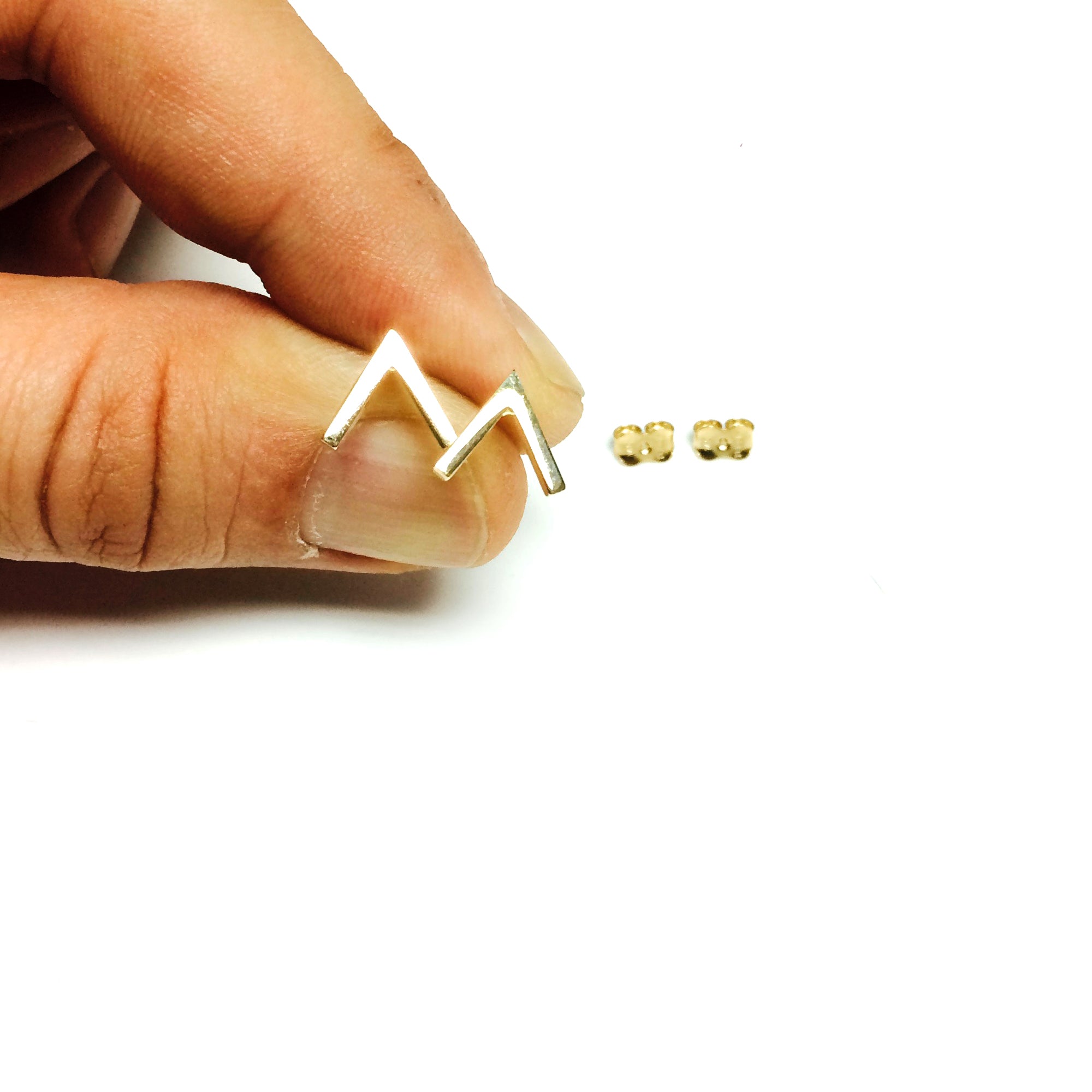 14K gullgul V Chevron Style Stud øredobber fine designersmykker for menn og kvinner