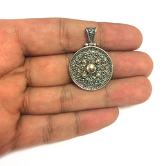 Ciondolo tondo in stile bizantino in argento sterling ossidato, gioielli di design per uomini e donne