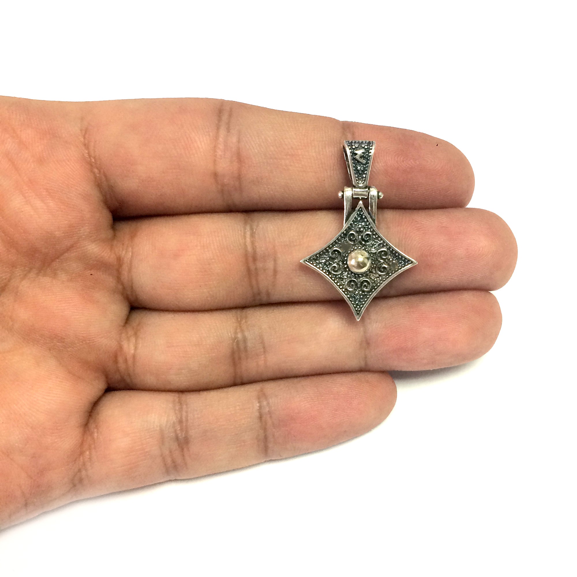 Pendentif losange de style byzantin en argent sterling oxydé, bijoux de créateurs fins pour hommes et femmes