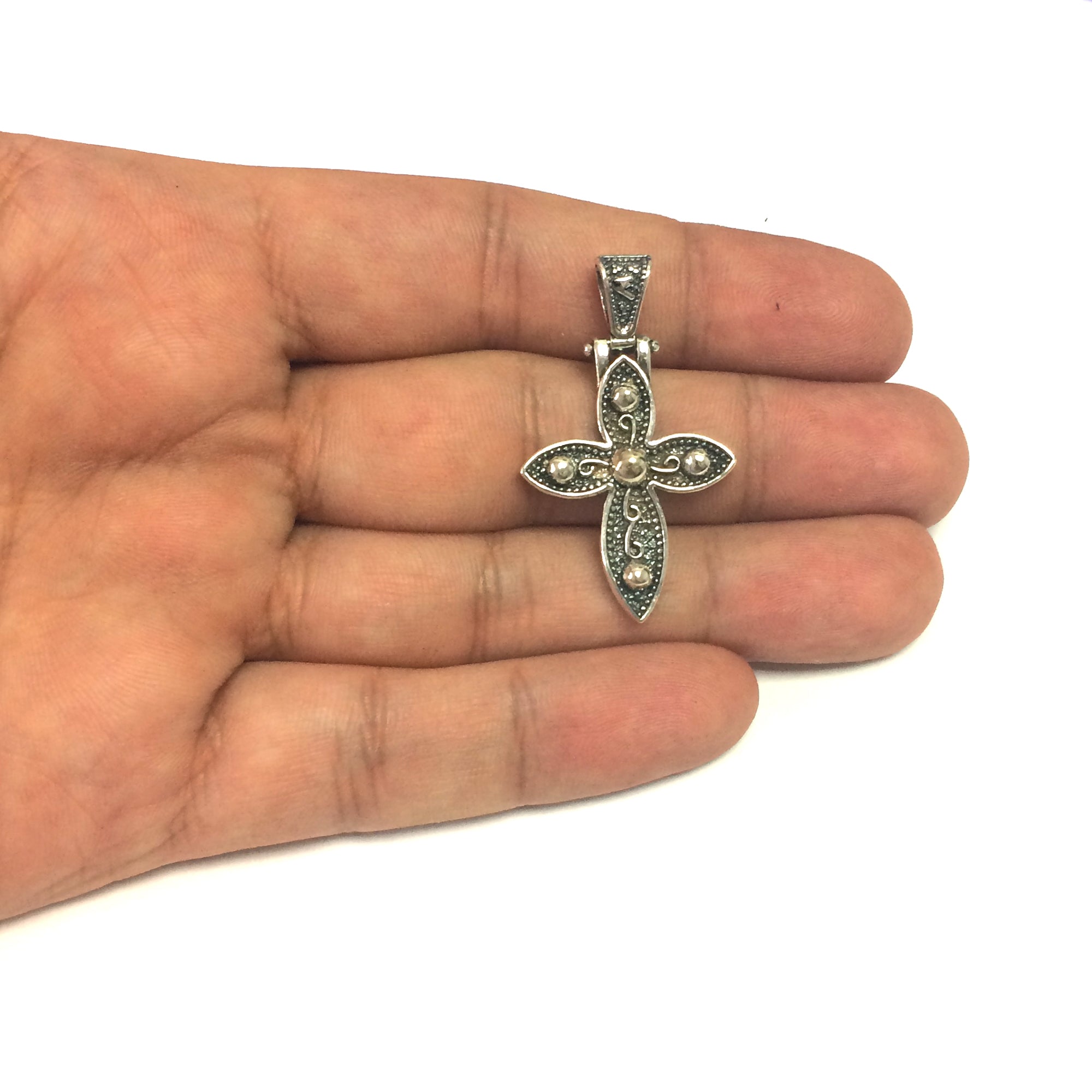 Ciondolo croce in stile bizantino in argento sterling ossidato, gioielli di design per uomini e donne