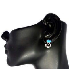 Grekisk spiralnyckel i sterlingsilver med syntetiska opalörhängen, 10 x 14 mm fina designersmycken för män och kvinnor
