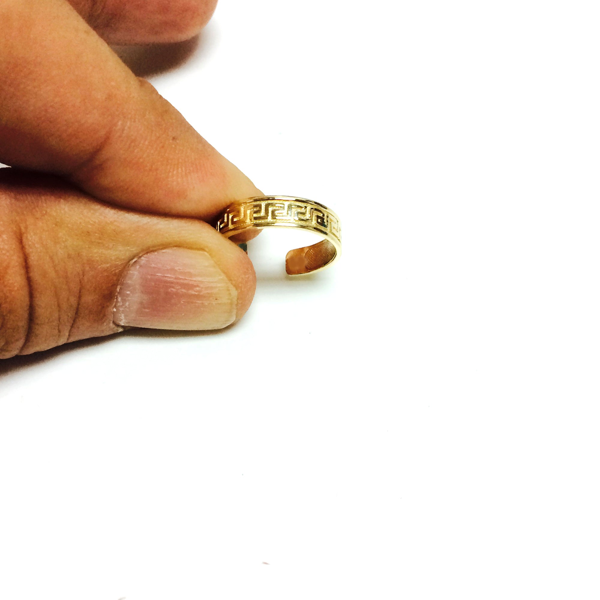 Anillo de dedo del pie ajustable con diseño de llave griega con incrustaciones curvas de oro amarillo de 14 quilates, joyería de diseño fino para hombres y mujeres
