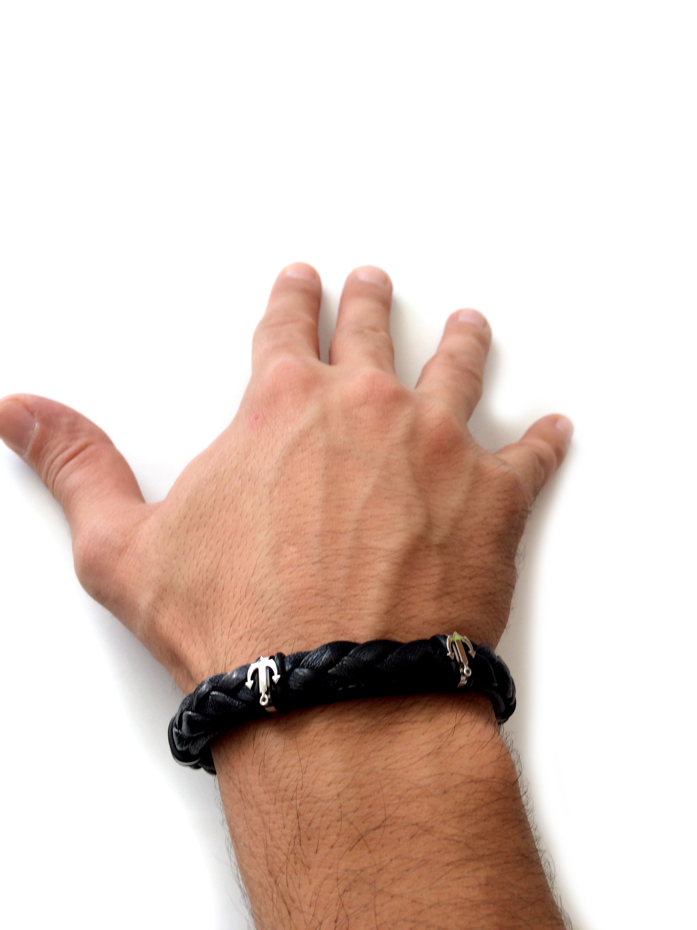 Bracelet en cuir foncé pané pour hommes avec ancres en acier inoxydable et fermoir déployant, bijoux de créateurs fins de 8,5 pouces pour hommes et femmes